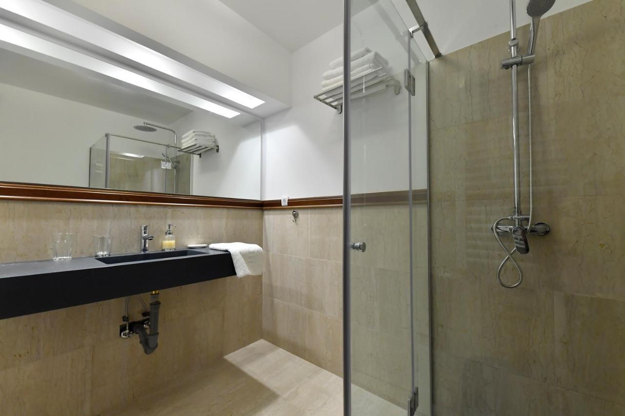 Villa Luxury Rooms - Wine Resort 斯梅代雷沃 外观 照片